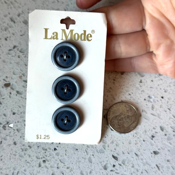 3 NEW on Card Vintage 1980s Navy Blue 4 Hole Flat Round Buttons 3/4" Italy Made - Picture 2 of 5